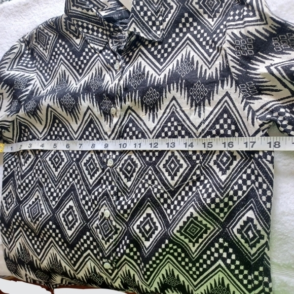 NWT J.crew Linen "boy" Button Up Shirt Aztec Diamonds Ikat | Black & white sz 2 - Picture 12 of 16